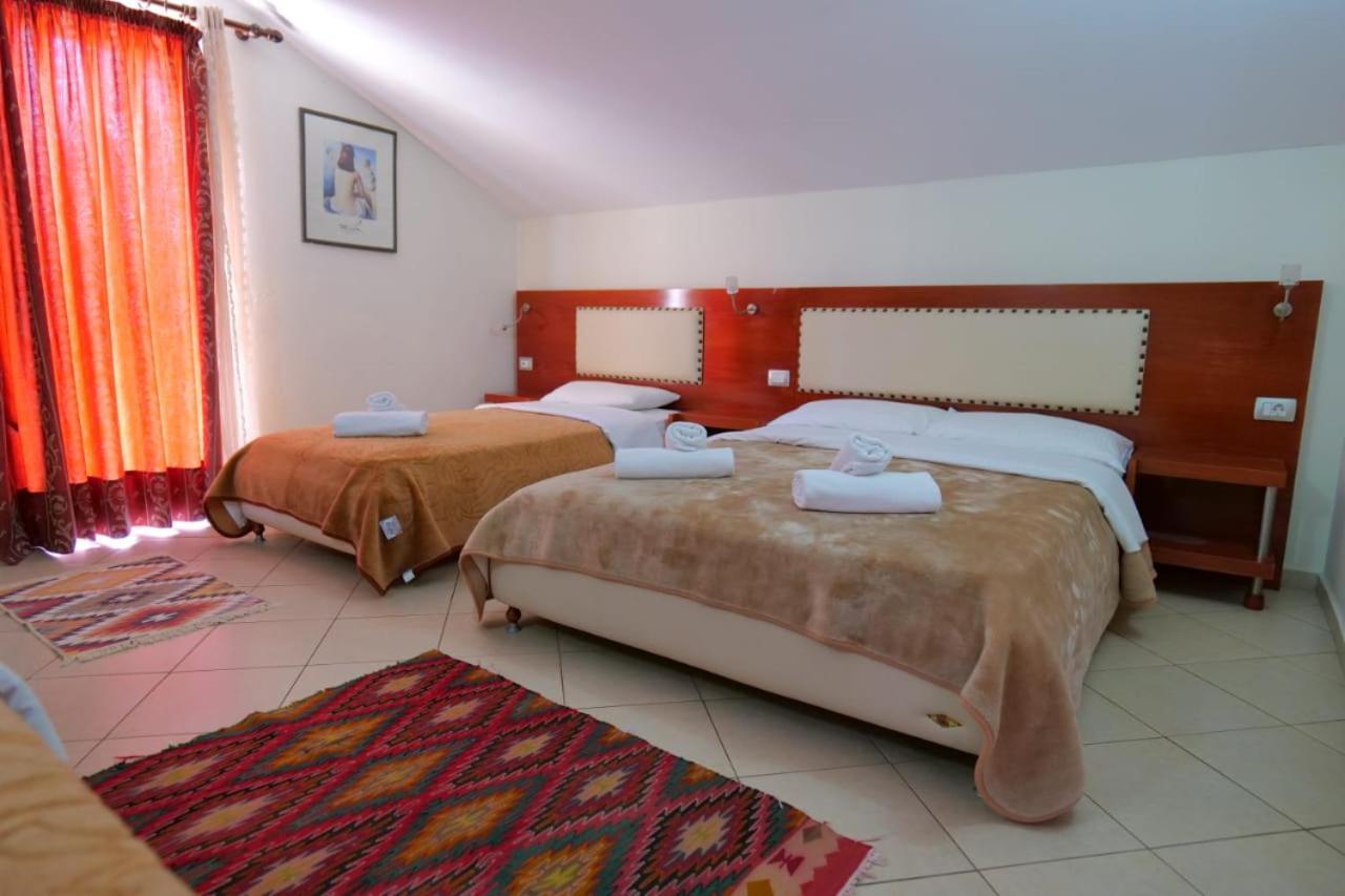 Hotel Veli Саранда Экстерьер фото