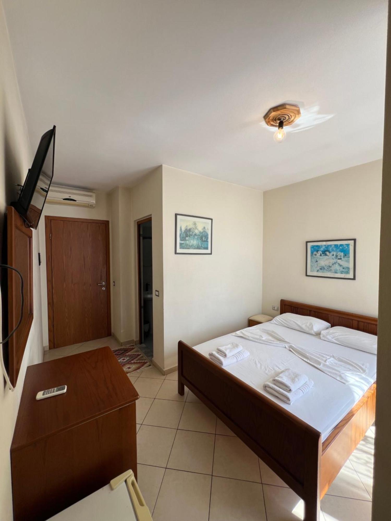 Hotel Veli Саранда Экстерьер фото